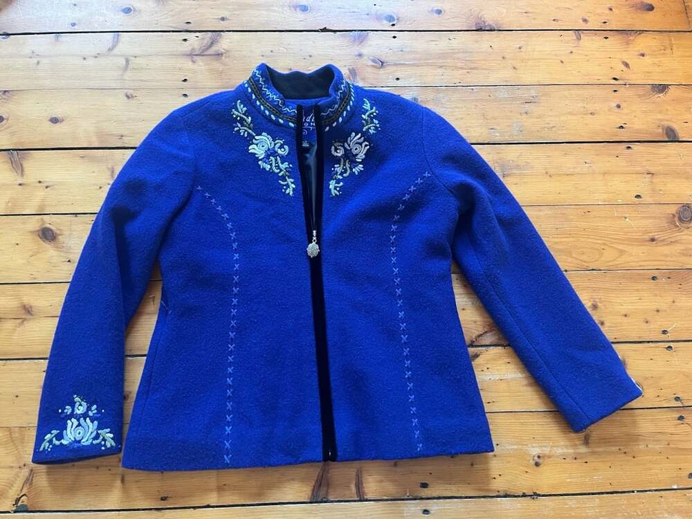 Icelandic Design Embroidered Wool Jacket Size Medium Blue Vintage 90s